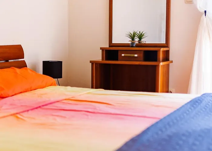 Semesterbostad Venami *